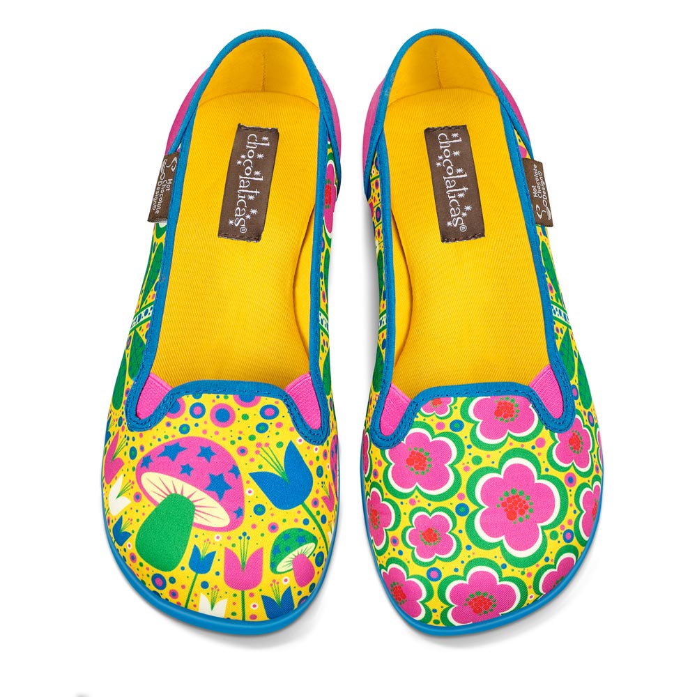 Chocolaticas Flower Power Women s Slip On Shoes